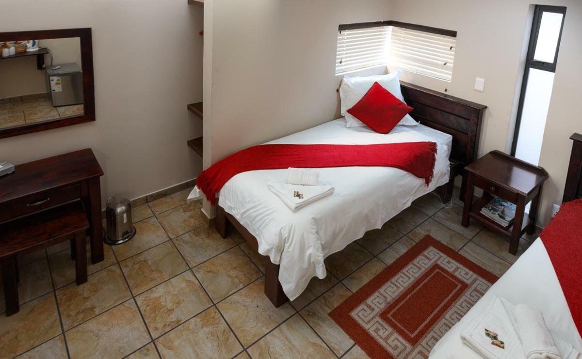Adamsview Hotel Gariepdam Bagian luar foto
