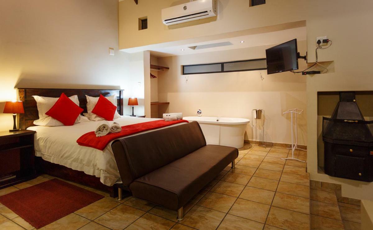 Adamsview Hotel Gariepdam Bagian luar foto